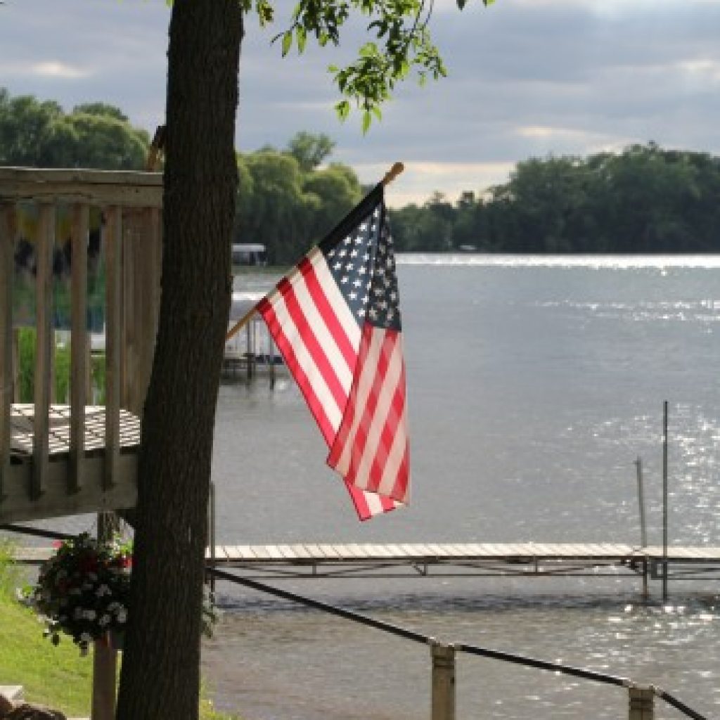 maple lake flag